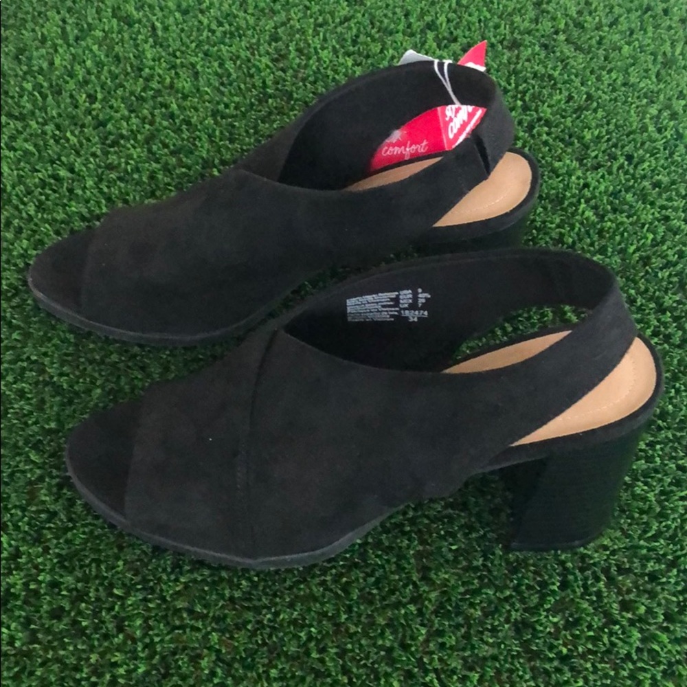NWT Dexflex comfort black slip on heeled shoe